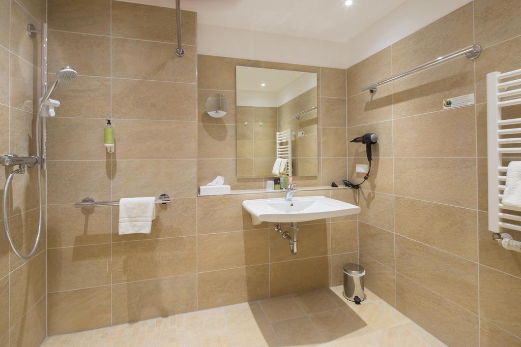 Gda Hotel Neustadt an der Weinstraße Oda fotoğraf